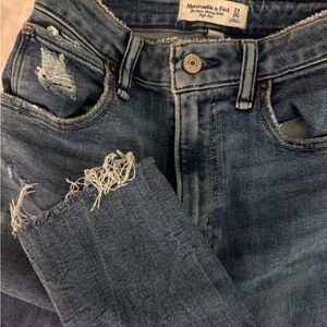 Abercrombie & Fitch Women's Light Blue Cropped Jeans